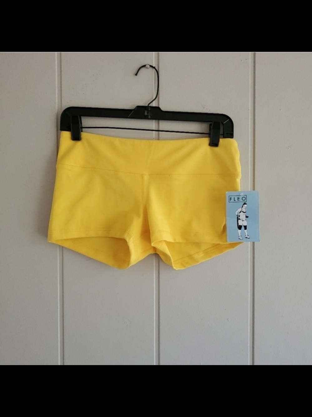 Fleo Yellow Women’s Athletic Shorts Medium Yellow New With Tags